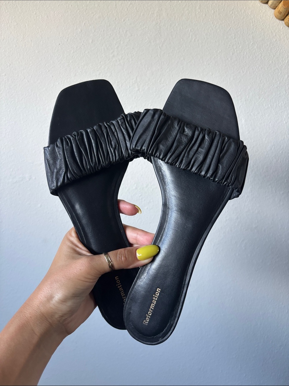 Reformation Marcella Ruched Flat Slide in black size 11